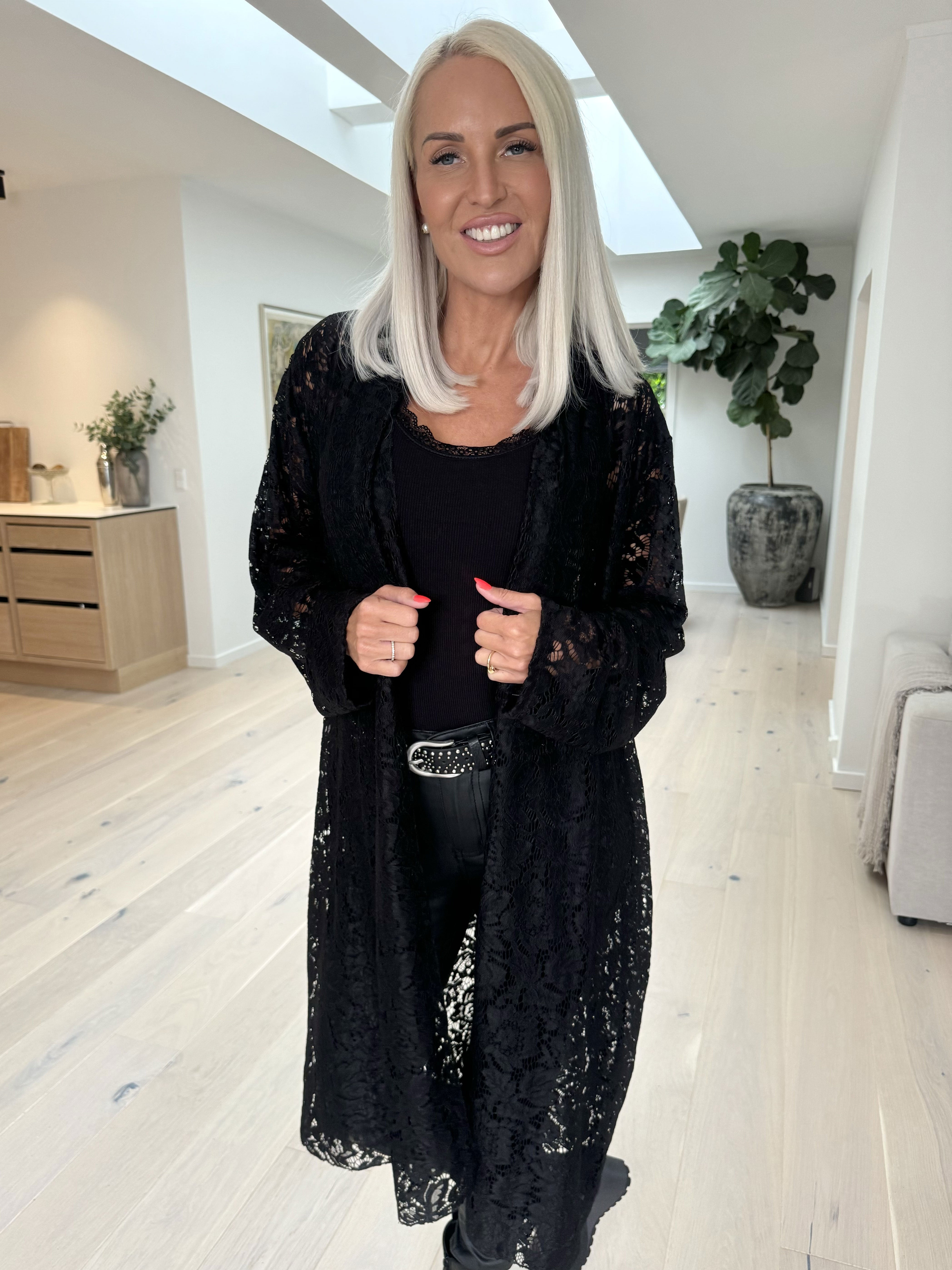 Cece - Cardigan i mjuk spets med stretch